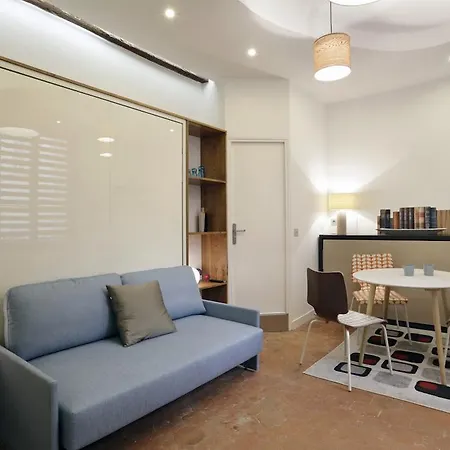 Saint Claude Appartments * Parigi